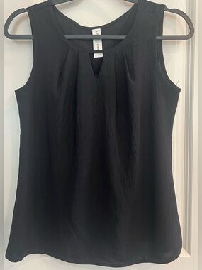 Classic Black Sleeveless Keyhole Camisole
